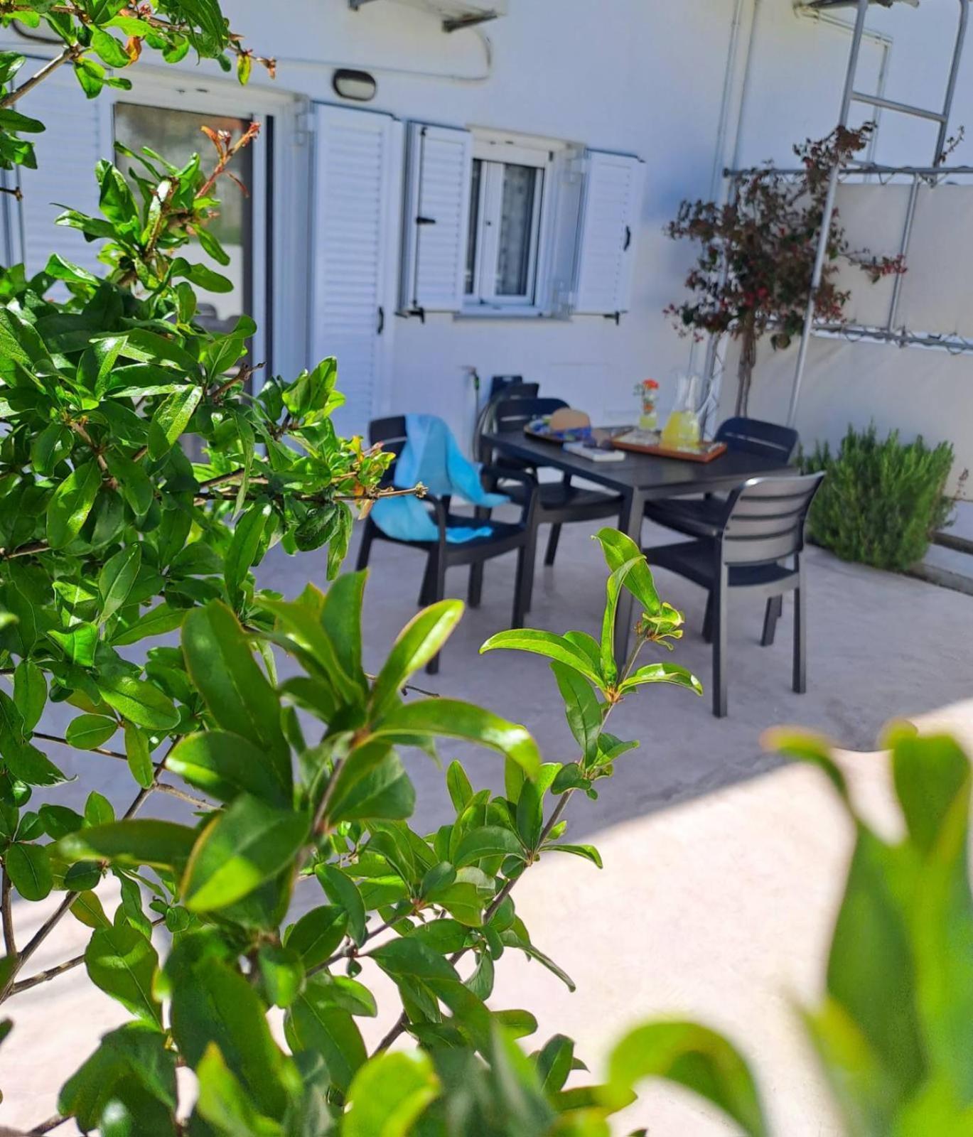 Arismari Appartement *